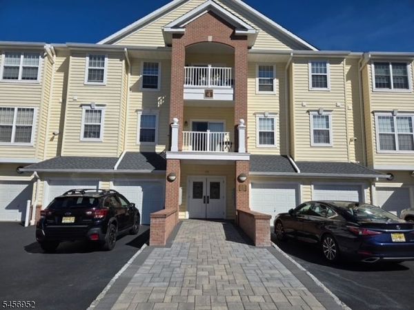2101 Avery Ct, Franklin, NJ 08873