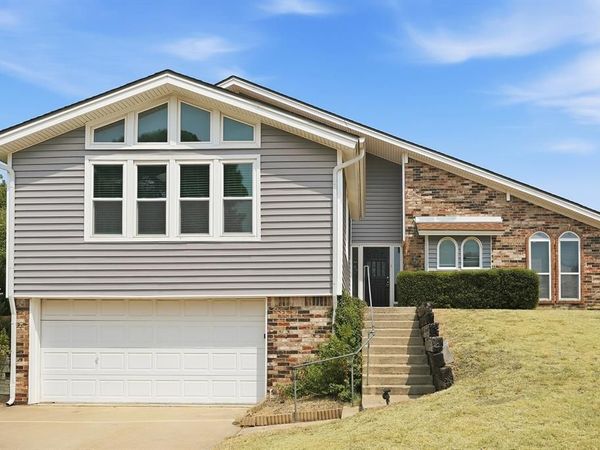 408 Cavender Court, Hurst, TX 76054