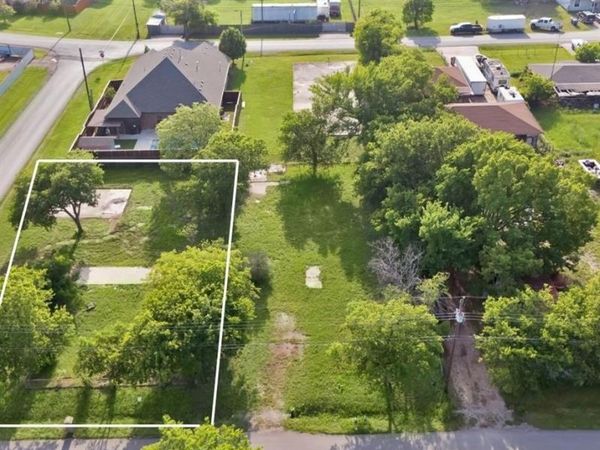 226 Carson Street, Red Oak, TX 75154