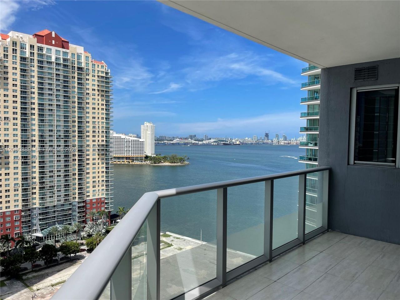 1300 Brickell Bay Dr , Unit 2010, Miami, FL 33131 Photo