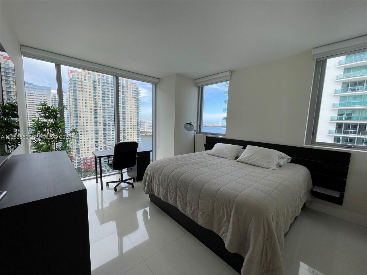 1300 Brickell Bay Dr , Unit 2010, Miami, FL 33131 Photo