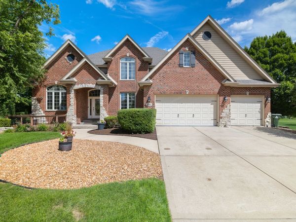 22417 Hughes Street , Frankfort, IL 60423