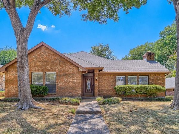 806 Royal Birkdale Drive , Garland, TX 75044
