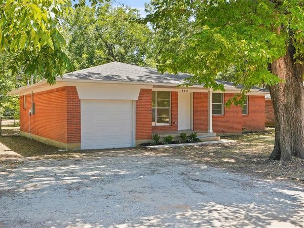 504 Hill Street , Aubrey, TX 76227
