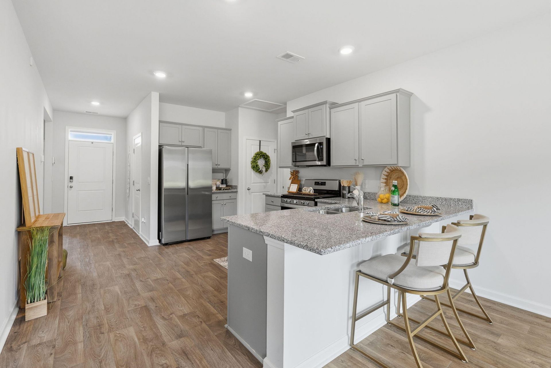 162 Oakwood Boulevard Photo 8