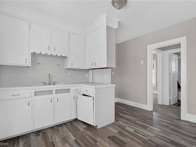 1646 Burgess Road, Cleveland, OH 44112 Photo 22