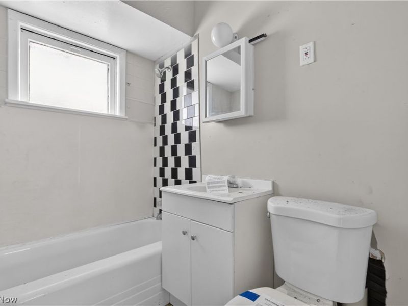 1646 Burgess Road, Cleveland, OH 44112 Photo 30