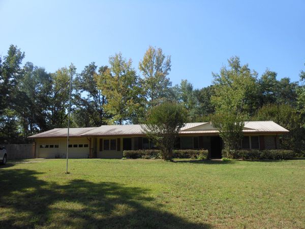 1460 Chapman Road, Pontotoc, MS 38863
