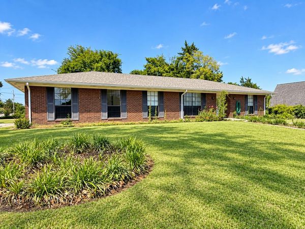 922 Rockefeller Ave., Tupelo, MS 38801