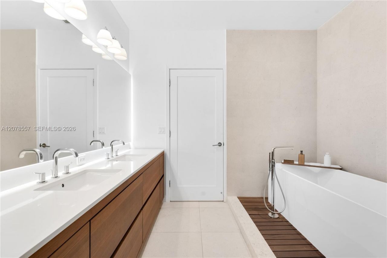 3581 E Glencoe Street , Unit 202, Miami, FL 33133 Photo