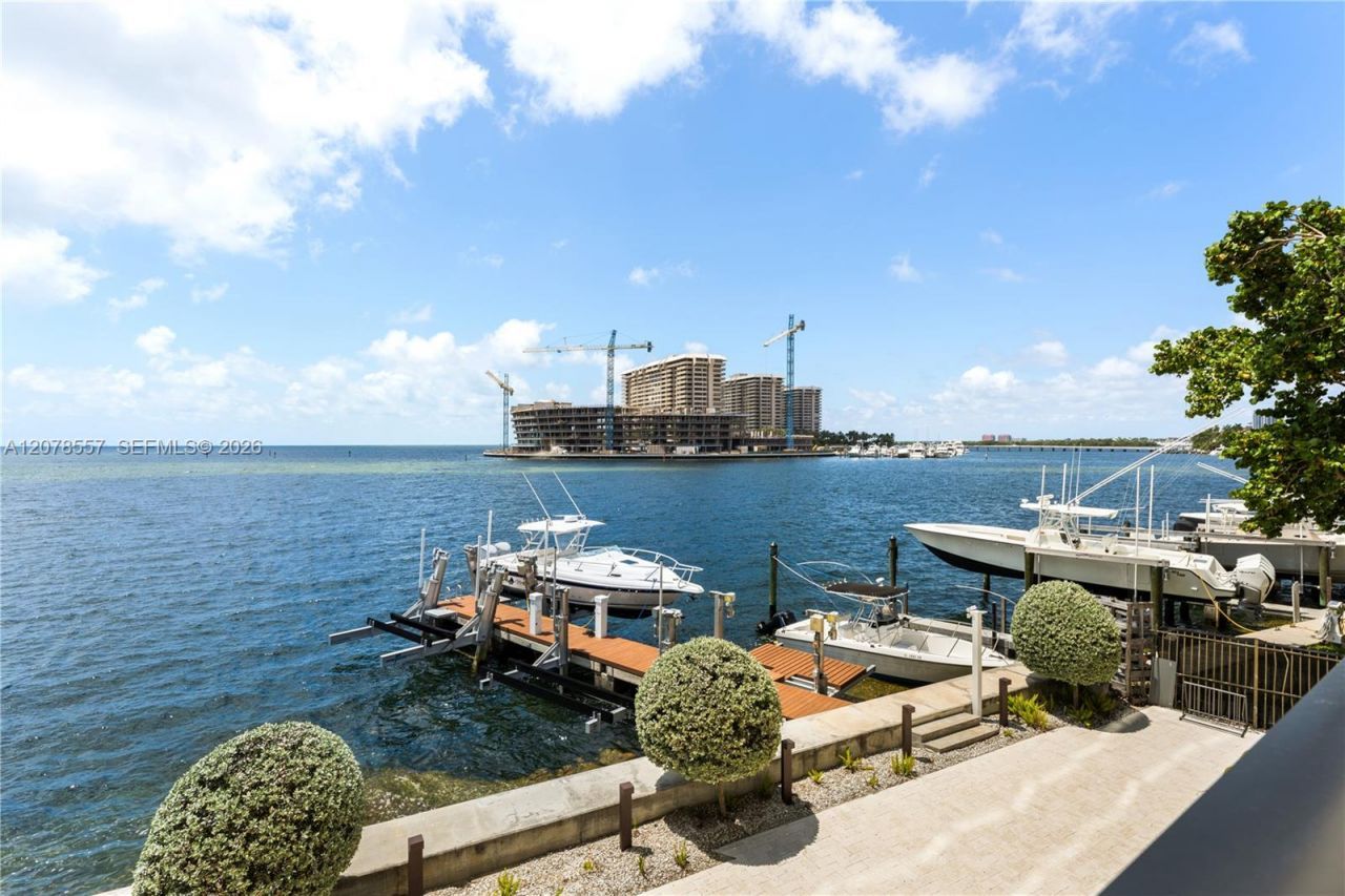 3581 E Glencoe Street , Unit 202, Miami, FL 33133 Photo