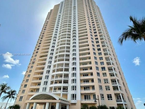 808 Brickell Key Dr, Unit 404, Miami, FL 33131