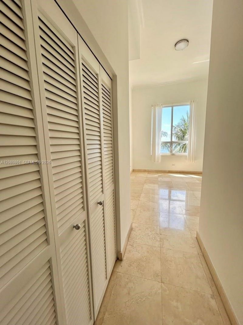 808 Brickell Key Dr , Unit 404, Miami, FL 33131 Photo
