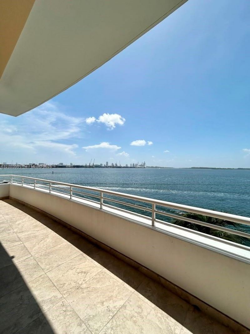 808 Brickell Key Dr , Unit 404, Miami, FL 33131 Photo