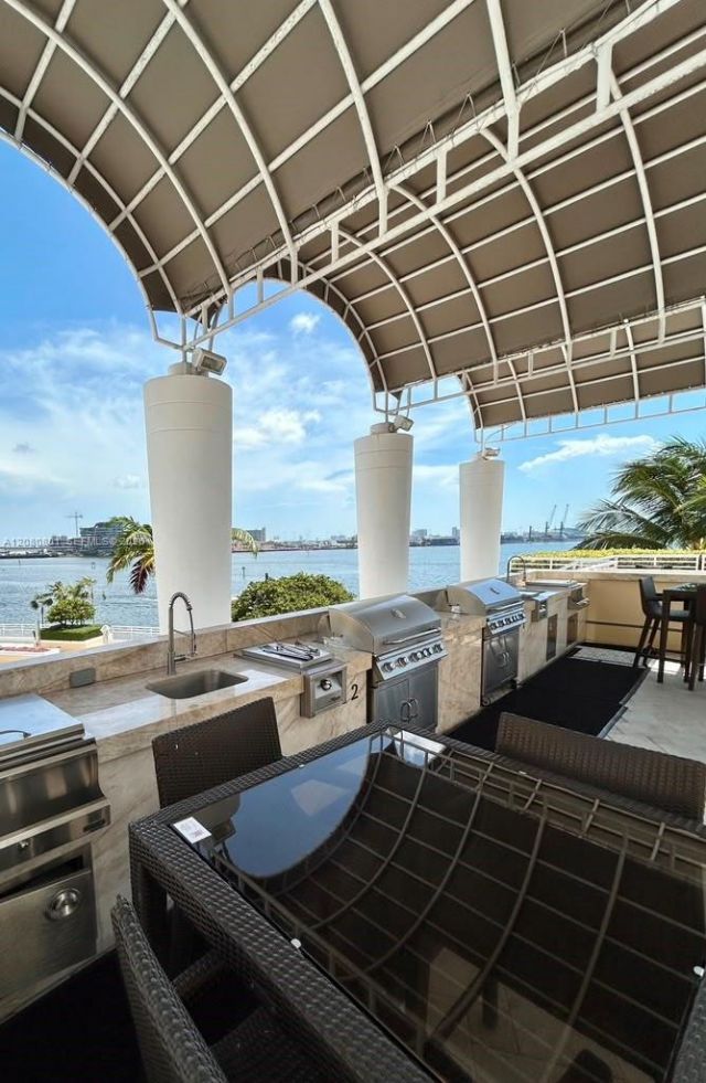 808 Brickell Key Dr , Unit 404, Miami, FL 33131 Photo