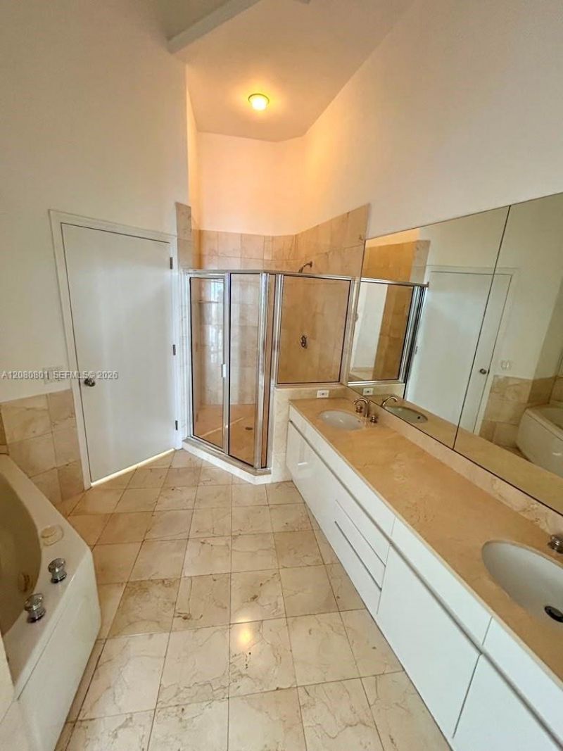 808 Brickell Key Dr , Unit 404, Miami, FL 33131 Photo