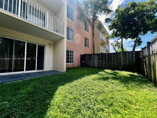 5201 Geneva Way , Unit 109, Doral, FL 33166