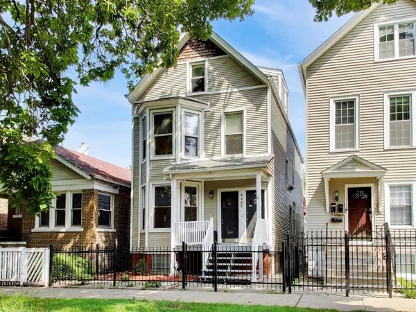 3307 N Oakley Avenue , Chicago, IL 60618