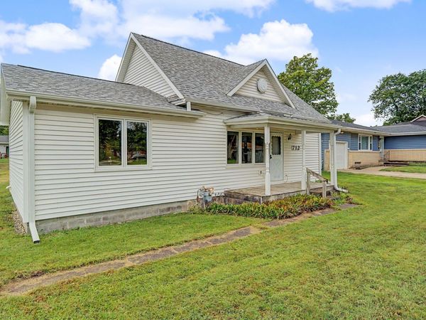 712 E 1st Street, Grimes, IA 50111
