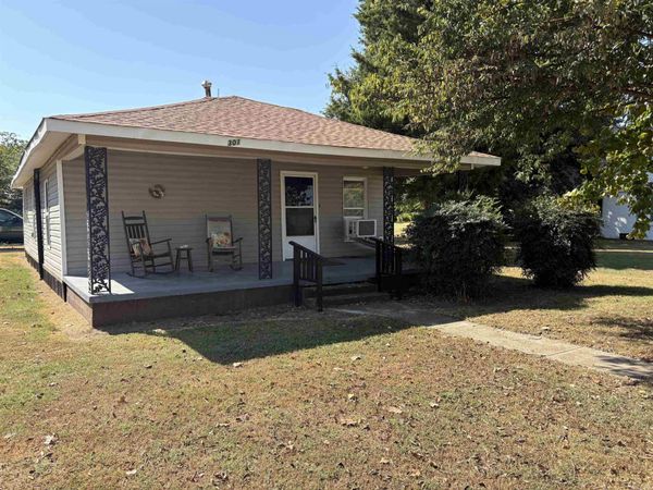 301 New York Avenue , Caraway, AR 72419