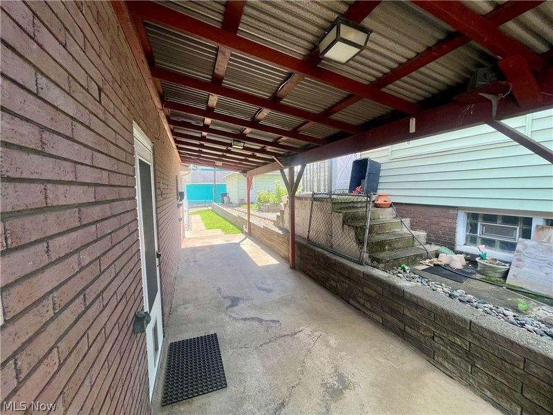 607 Jefferson Street, Toronto, OH 43964 Photo 3
