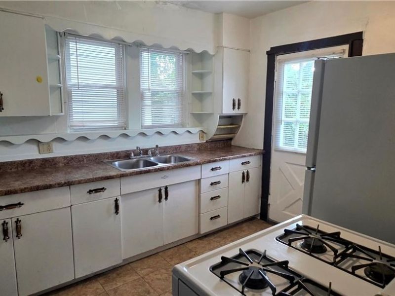 382 W Cedar Street, Akron, OH 44307 Photo 10