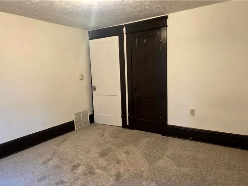 382 W Cedar Street, Akron, OH 44307 Photo 15