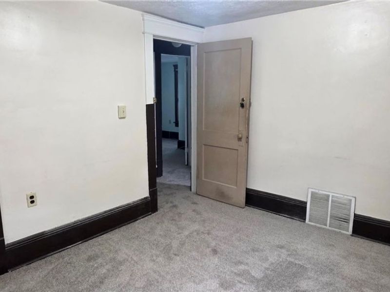 382 W Cedar Street, Akron, OH 44307 Photo 17