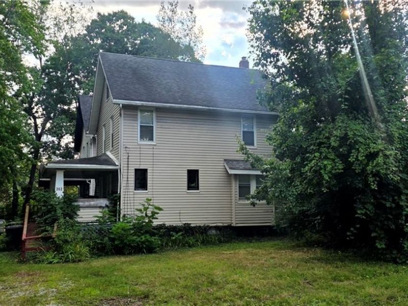 382 W Cedar Street, Akron, OH 44307 Photo 2