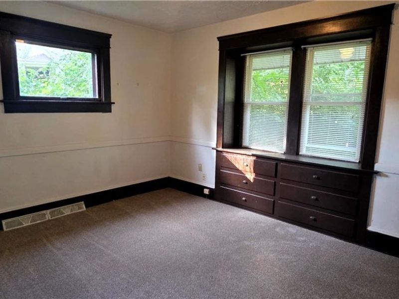 382 W Cedar Street, Akron, OH 44307 Photo 8
