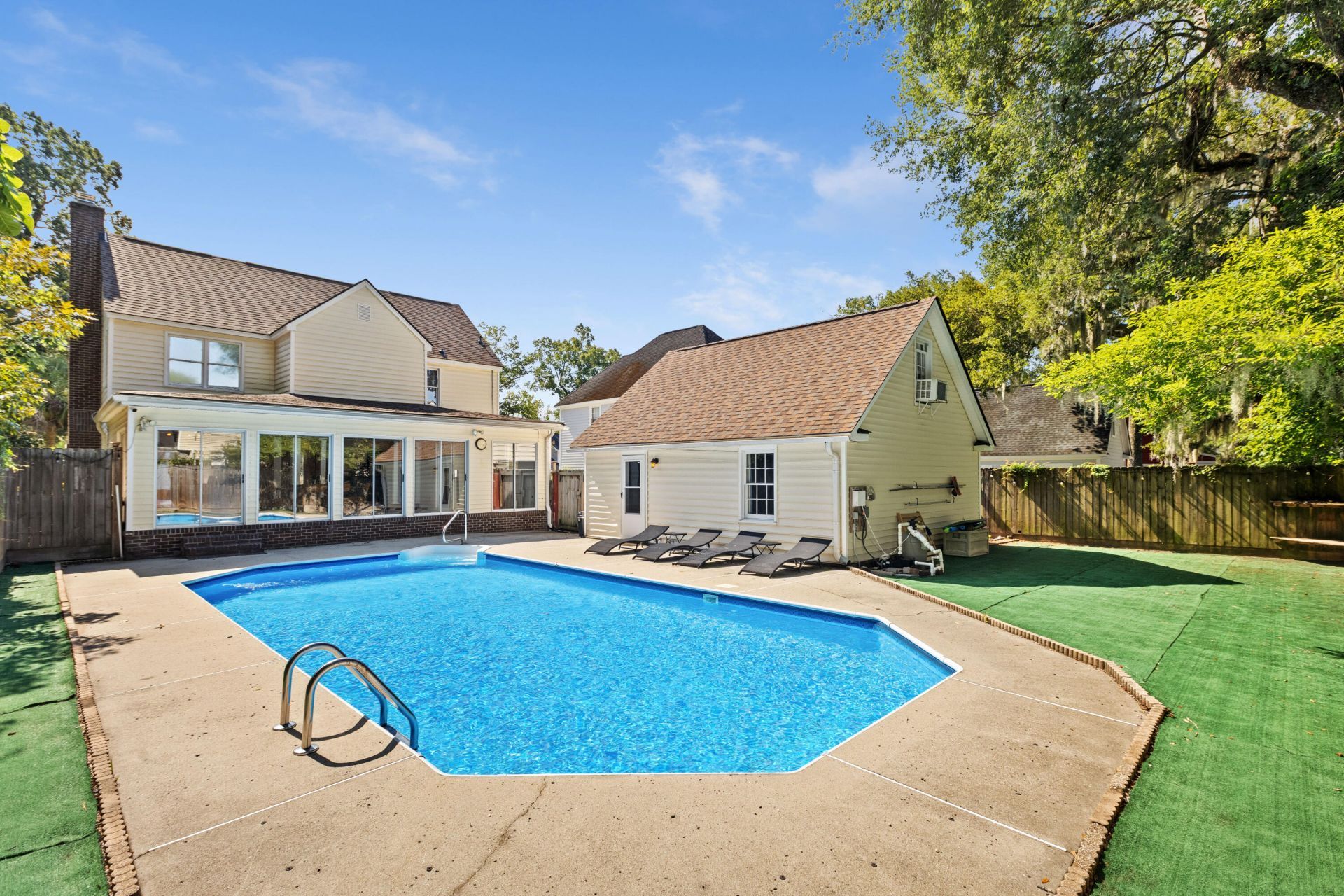 306 Anadale Court Photo 42