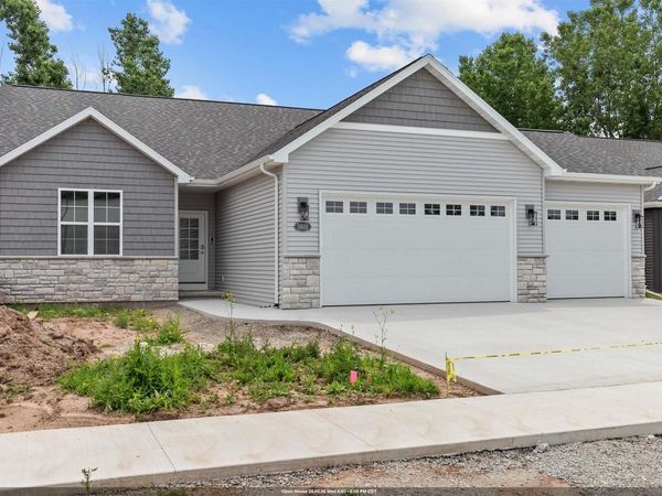 3764 E CALLALILLY LANE, Appleton, WI 54913