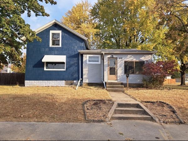 600 E Fayette Street, Manchester, IA 52057