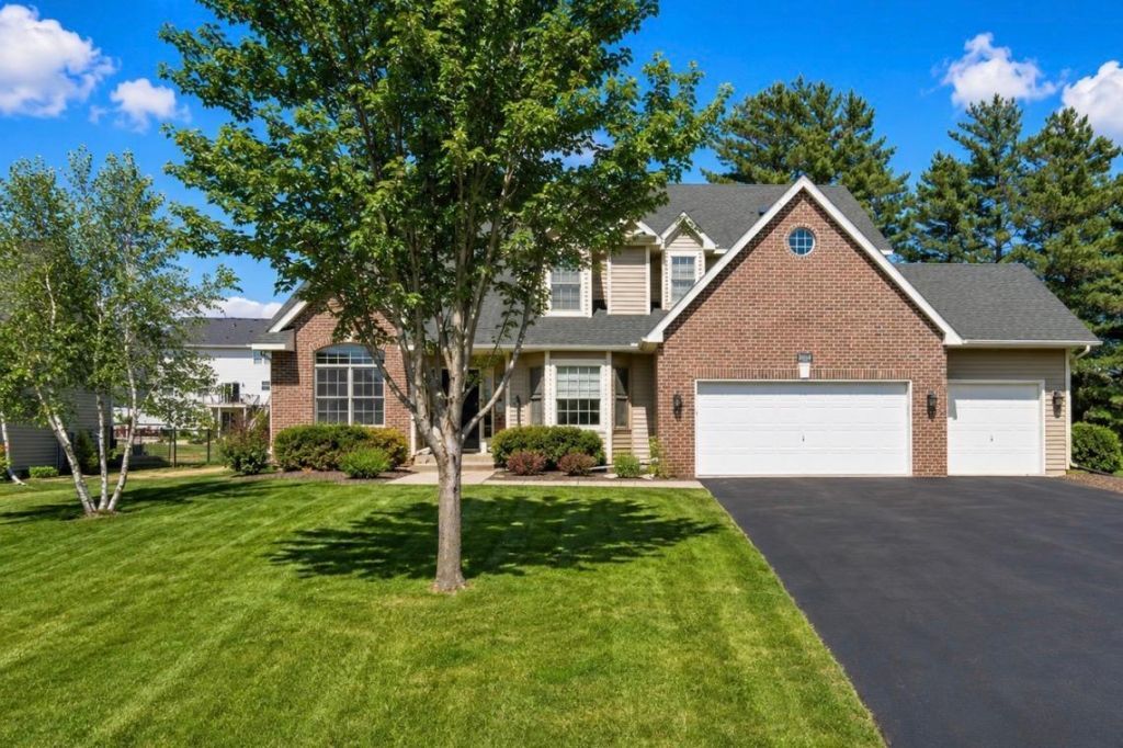 10186 Florida Circle N, Brooklyn Park, MN 55445 Main Photo