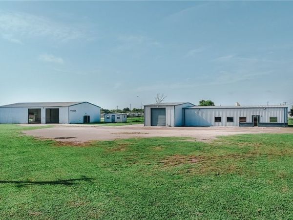 13102 N Navarro , Victoria, TX 77904
