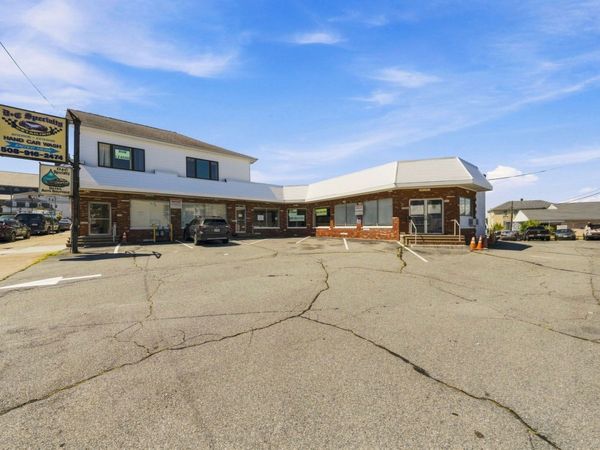 1467 S Main St, Fall River, MA 02724