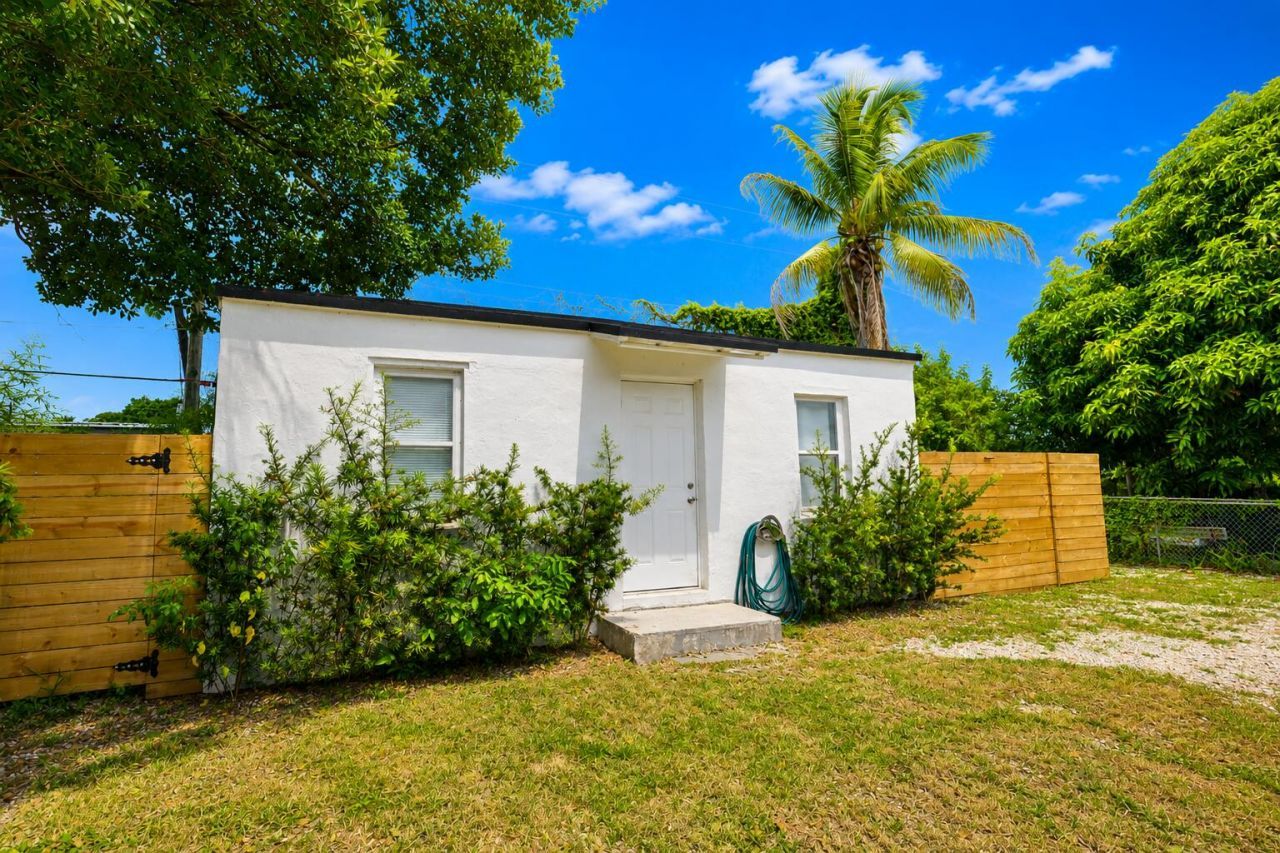 444 NW 80th Street, Miami, FL 33150 Photo
