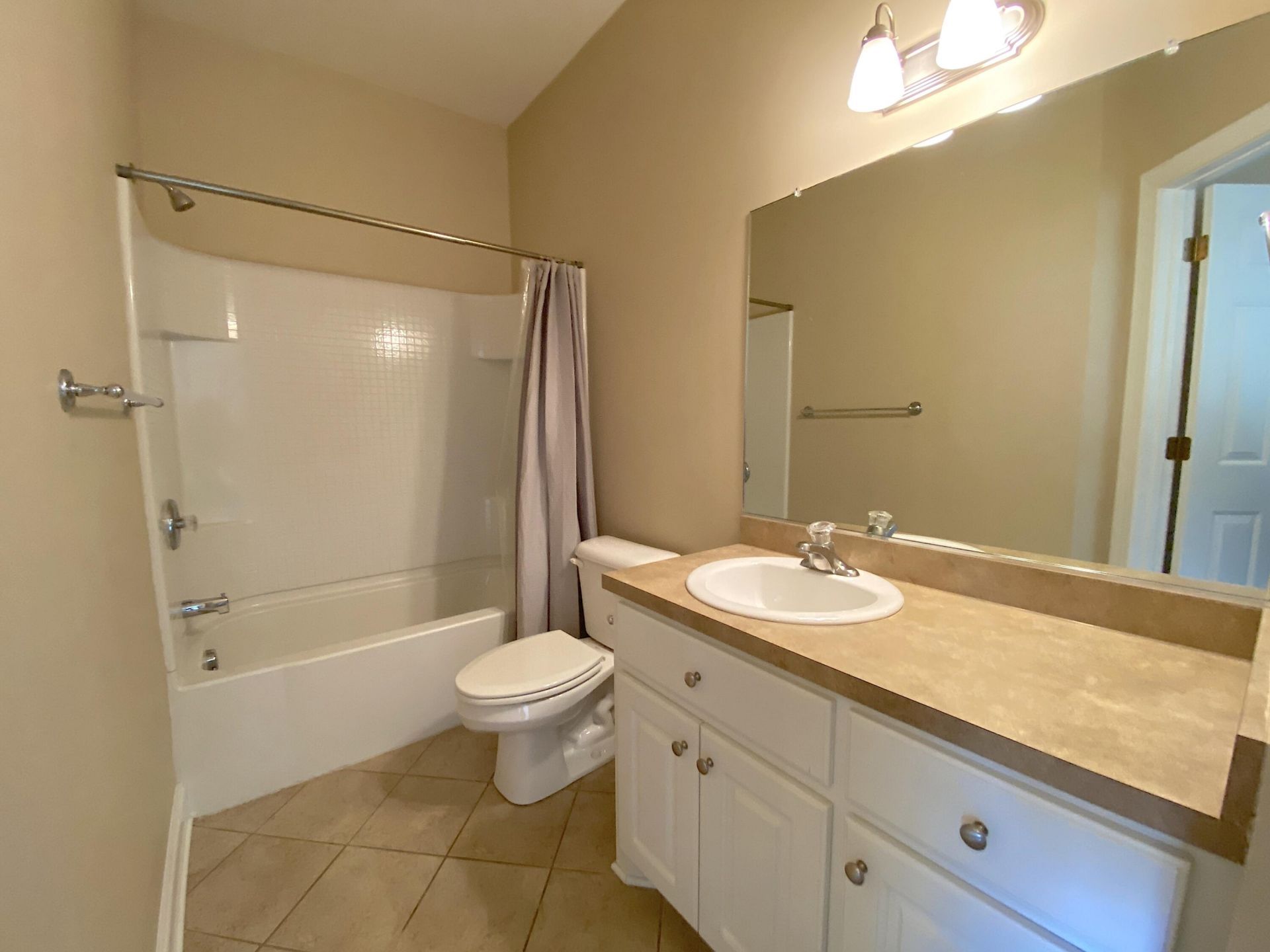 7705 Fayetteville Road Photo 11
