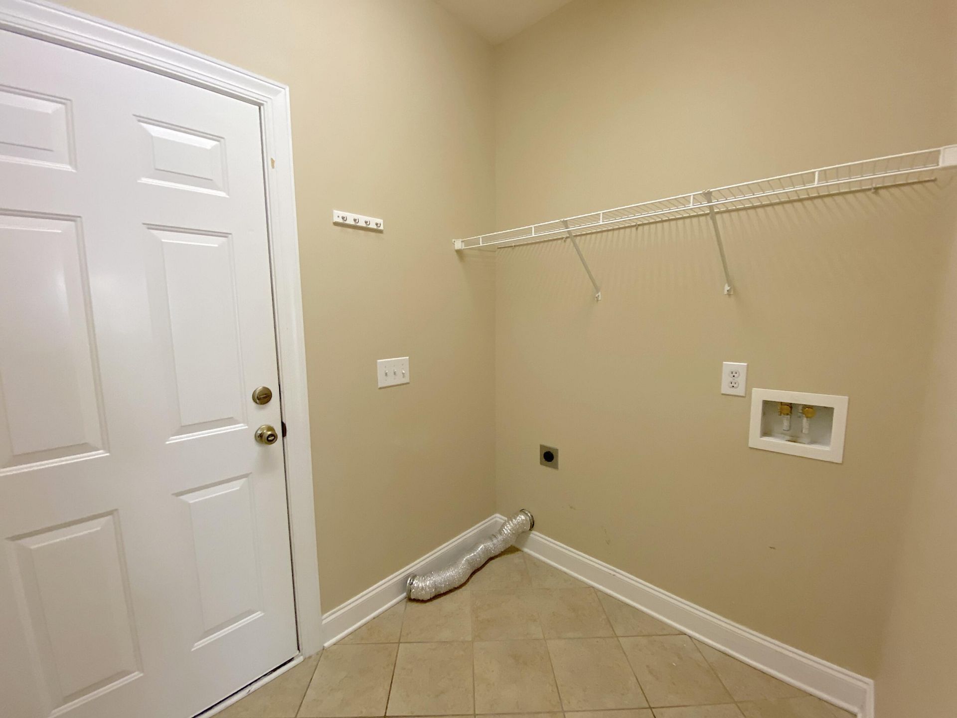 7705 Fayetteville Road Photo 12
