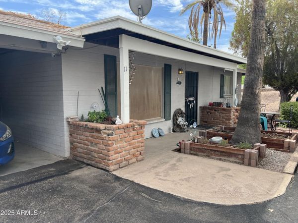 524 W FAIRWAY Drive, Unit 11, Mesa, AZ 85201