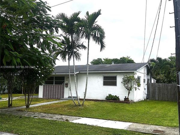 11935 SW 37th St , Miami, FL 33175