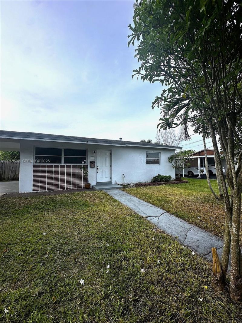11935 SW 37th St , Miami, FL 33175 Photo