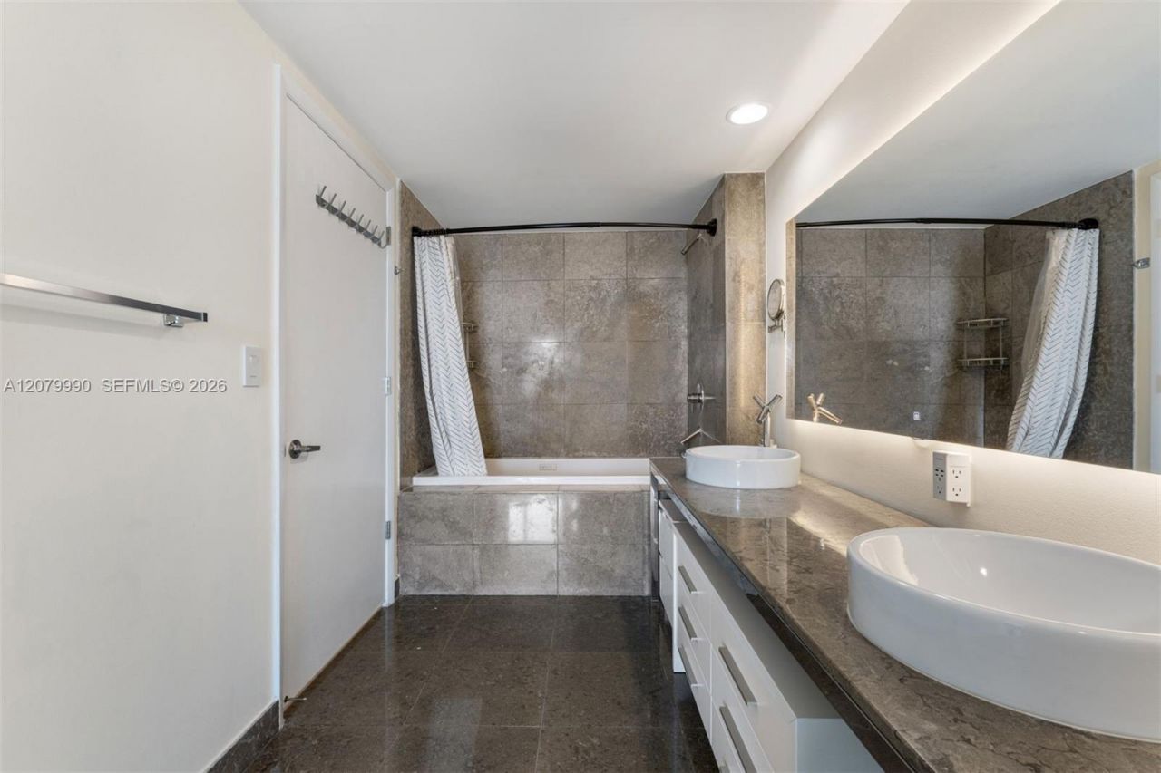 495 Brickell Ave , Unit 4709, Miami, FL 33131 Photo