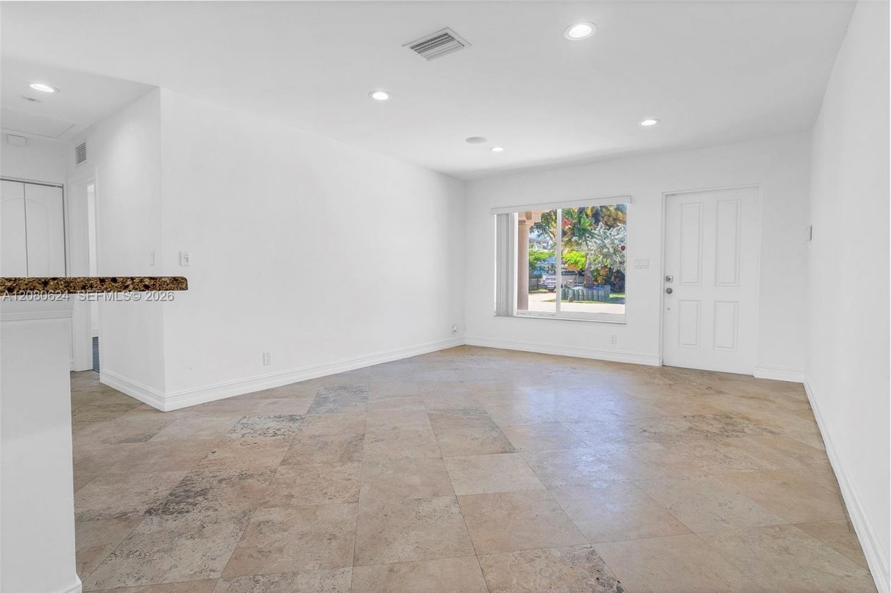 2273 SE 14th St, Pompano Beach, FL 33062 Photo