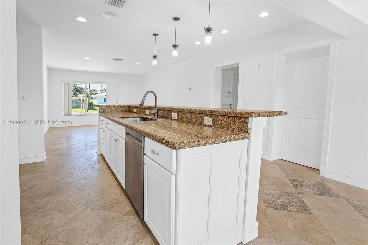 2273 SE 14th St, Pompano Beach, FL 33062 Photo