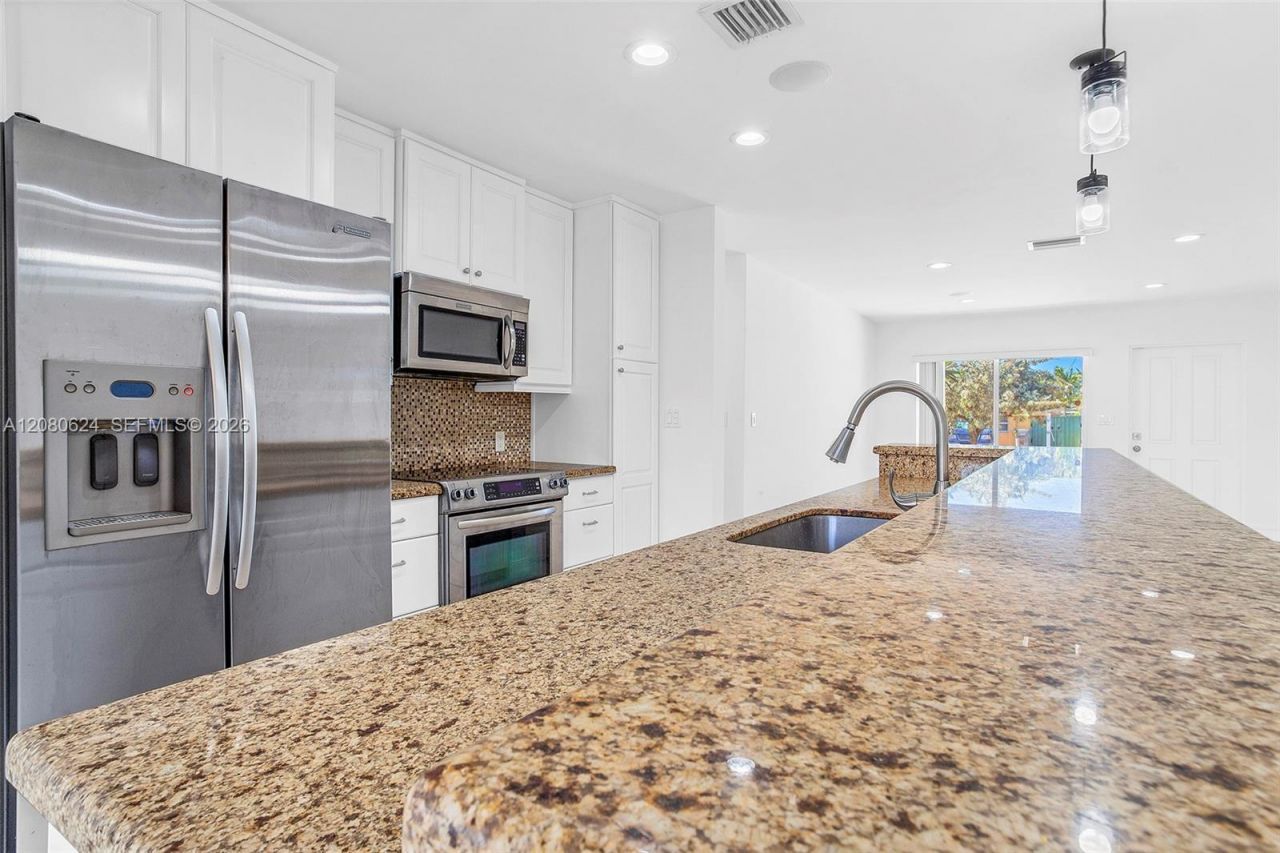 2273 SE 14th St, Pompano Beach, FL 33062 Photo