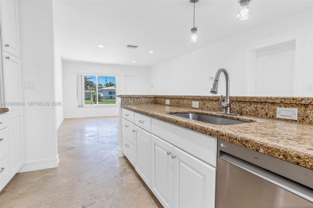 2273 SE 14th St, Pompano Beach, FL 33062 Photo