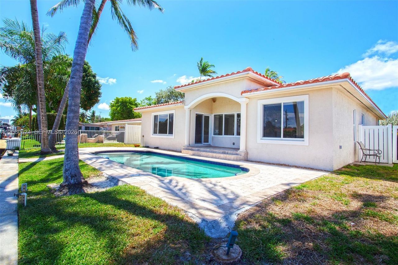 2273 SE 14th St, Pompano Beach, FL 33062 Photo