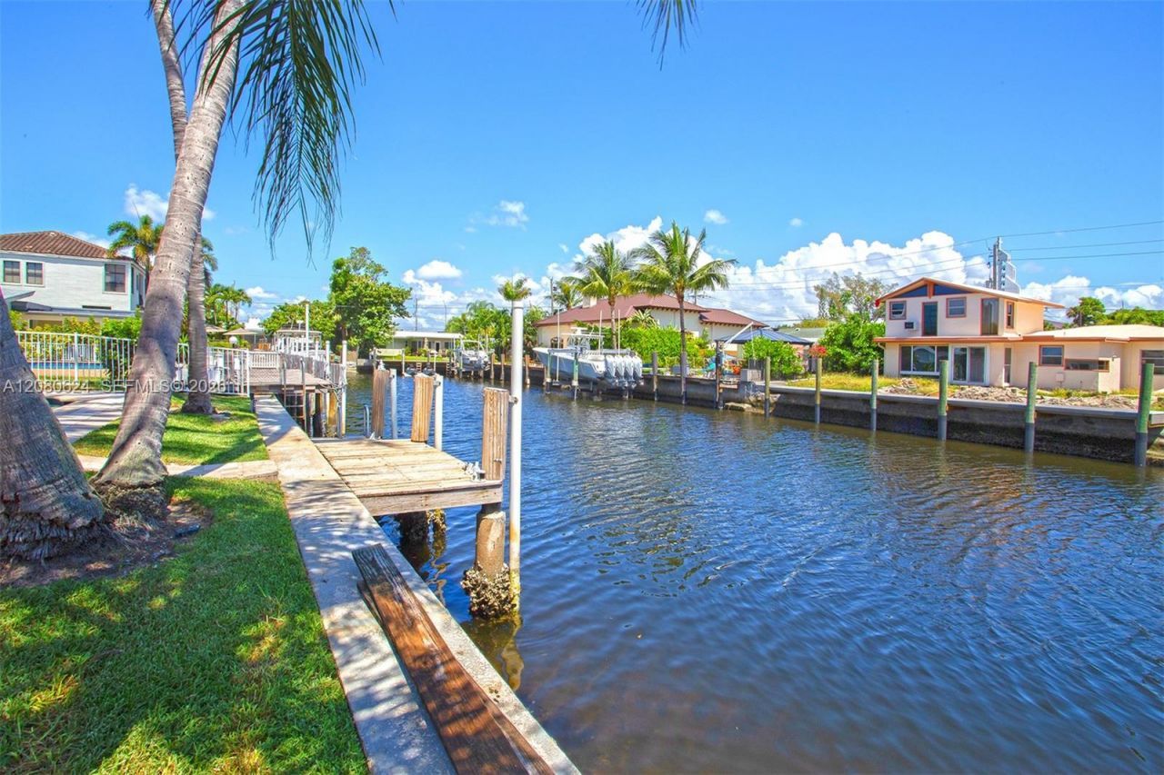 2273 SE 14th St, Pompano Beach, FL 33062 Photo