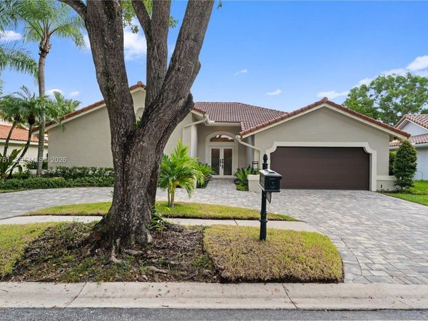 1900 Lakeshore Dr, Weston, FL 33326
